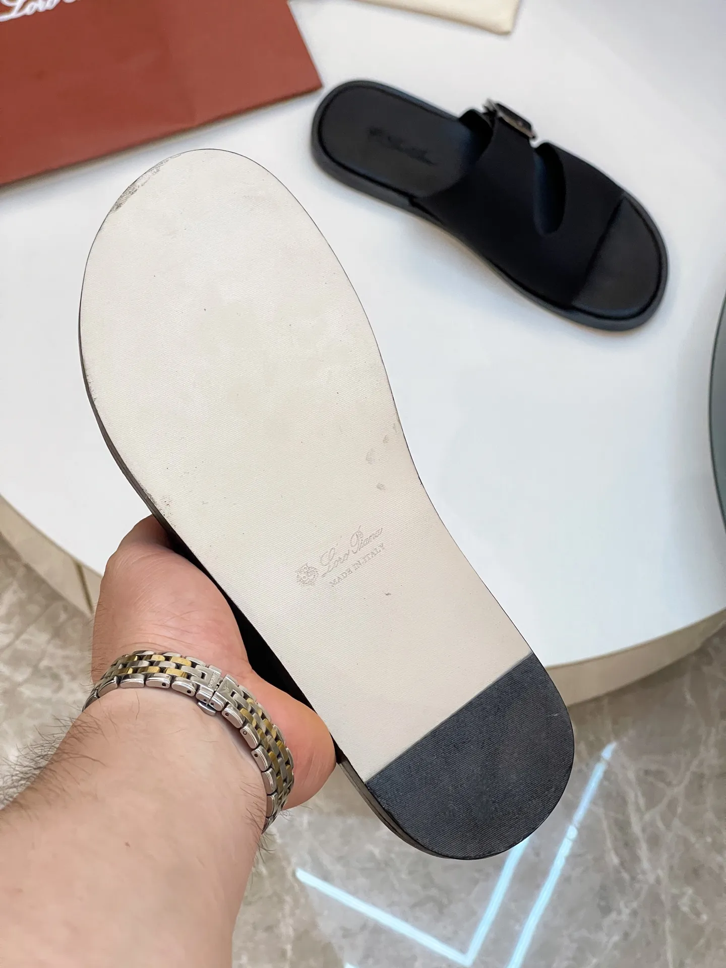 Men's shoes 💰420 Loro Piana, LP's popular spring and summer slippers are synchronized with the new counters, uppers are imported cowhide fabrics from Italy, high-quality splicing technology, soles: original soles specially provided by the original factory, exclusive molded soles are super comfortable, original factory orders, 🔍🔍high quality, you can go in and out of the counter at will, welcome to compare, code number 39-44 (order 38 45 46)